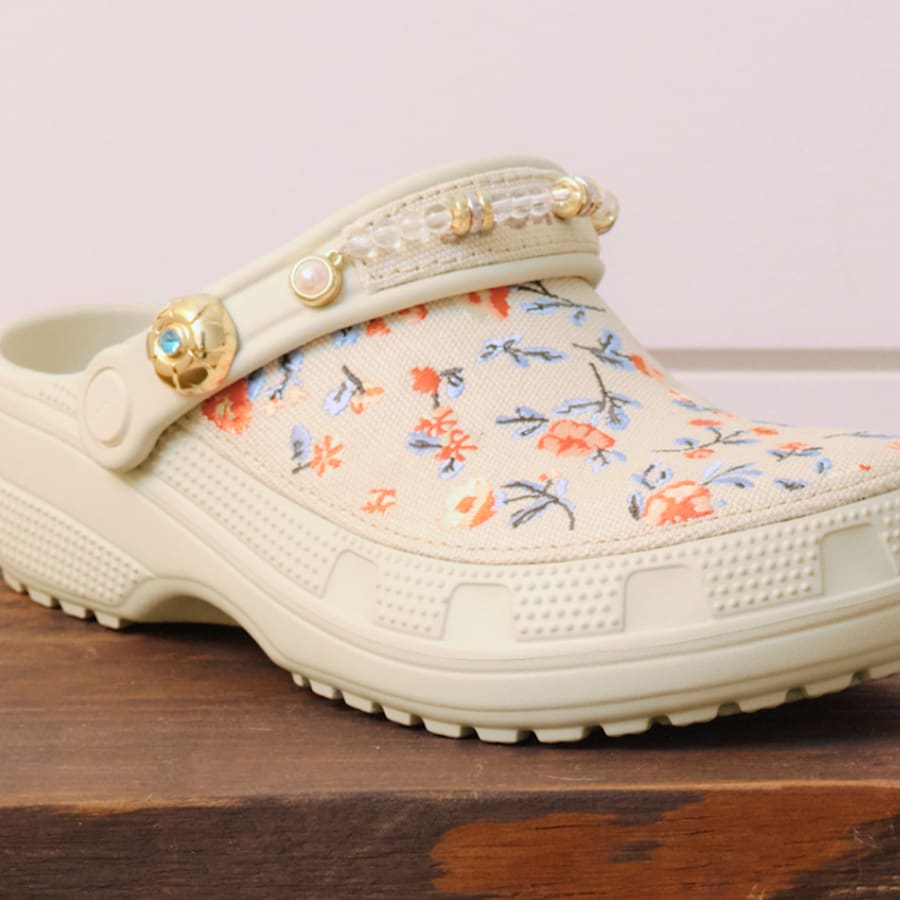 Crocs - Classic Crafted Floral Clog